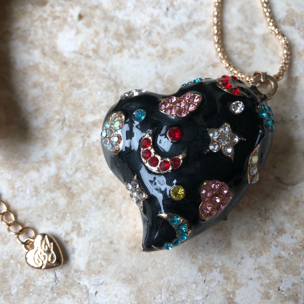 🖤 Black Heart Necklace